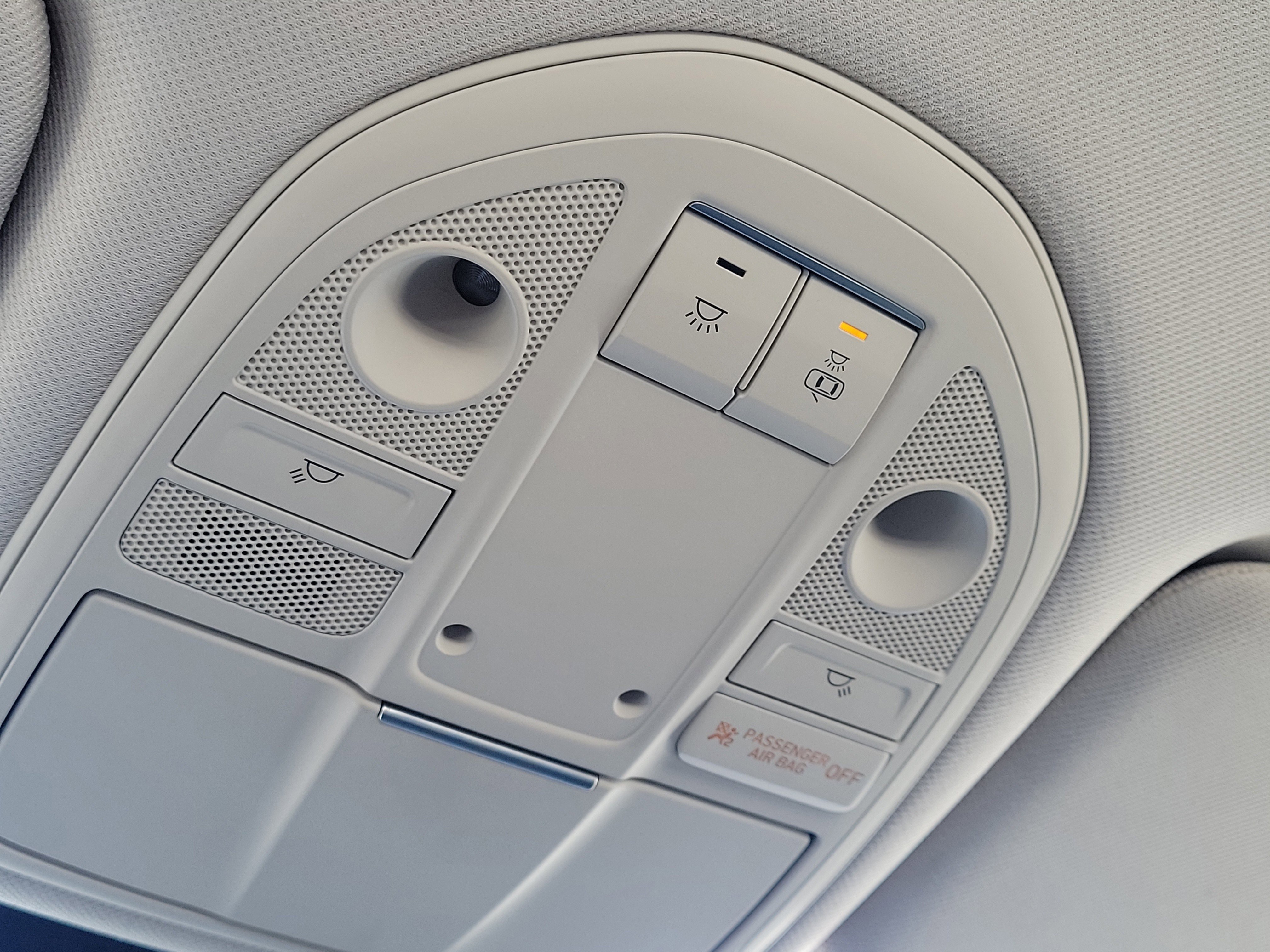 Used 2023 Genesis G70 2.0T image 24