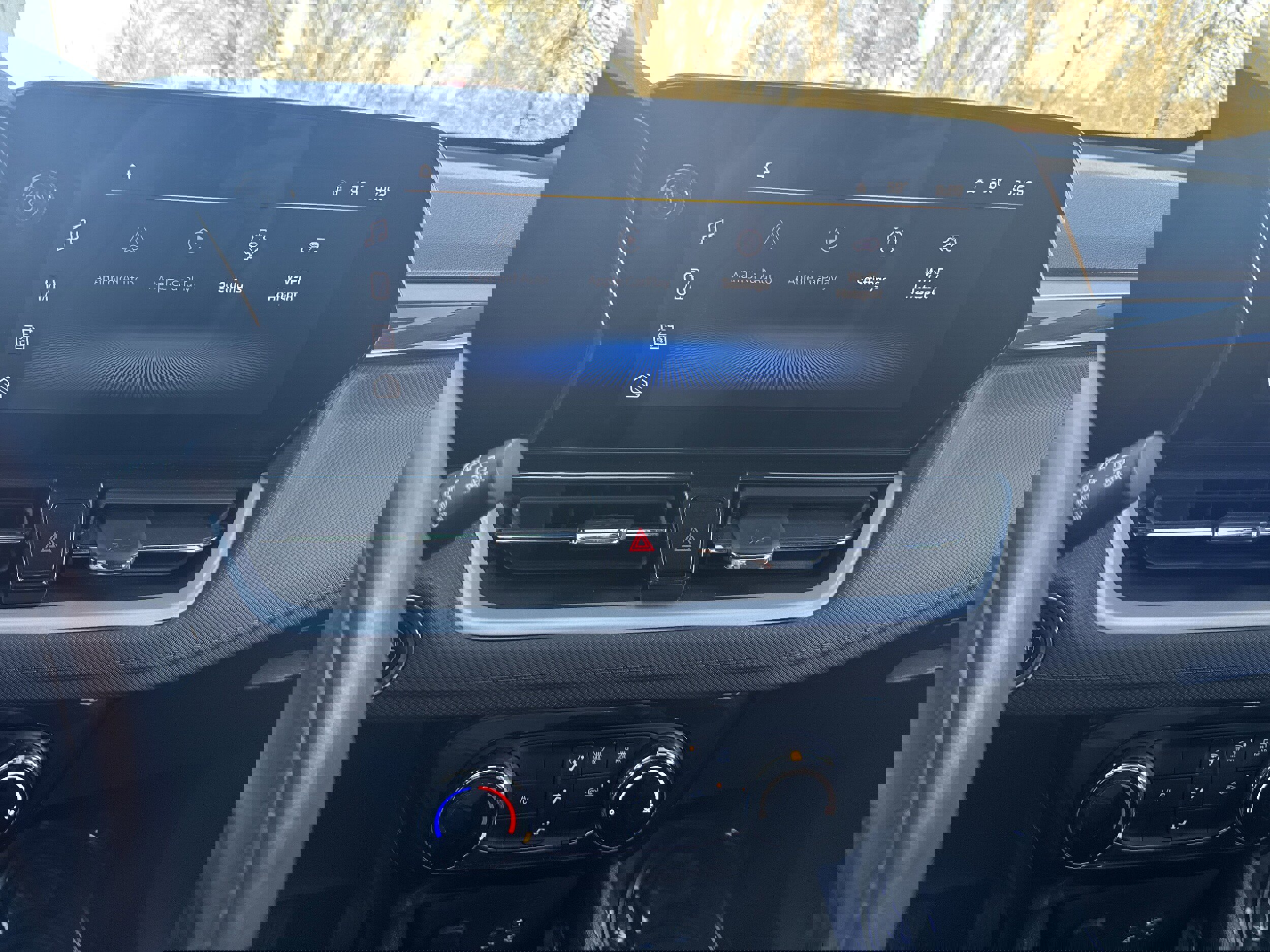 Used 2025 Chevrolet TrailBlazer LT image 14