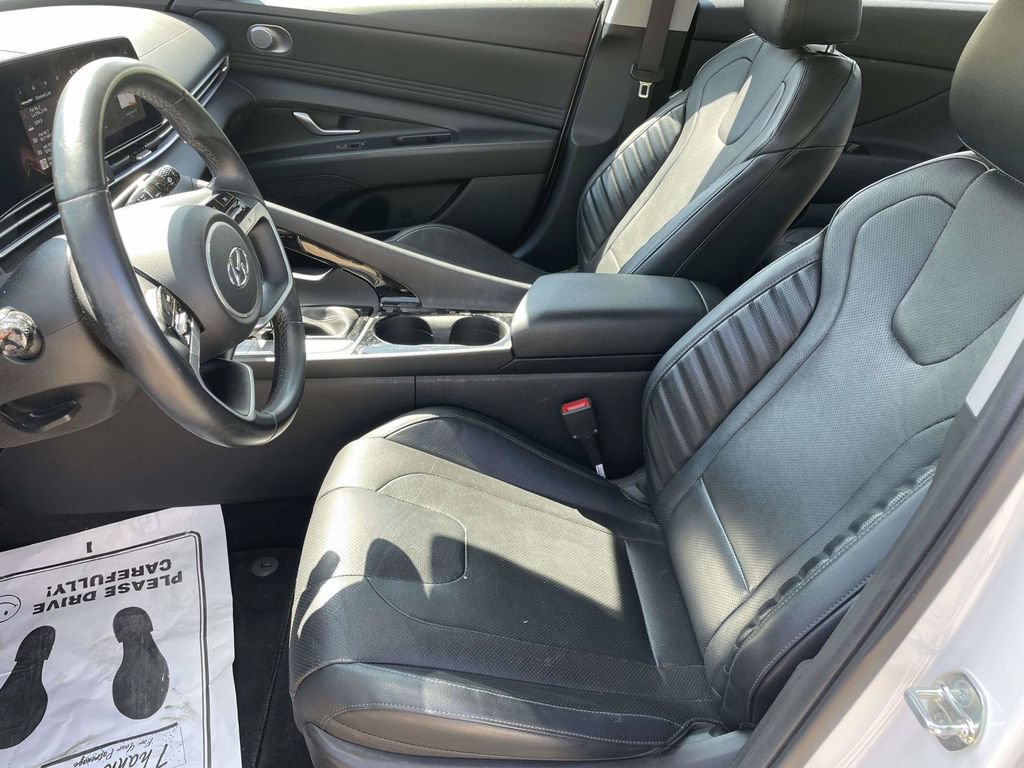Used 2023 Hyundai Elantra Limited FWD image 13