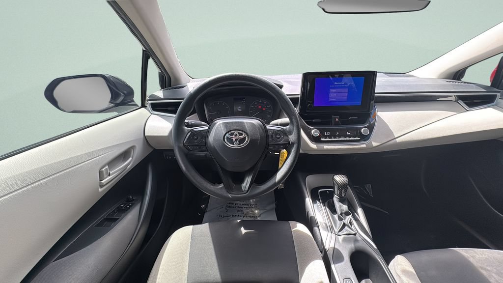Used 2025 Toyota Corolla LE FWD image 12