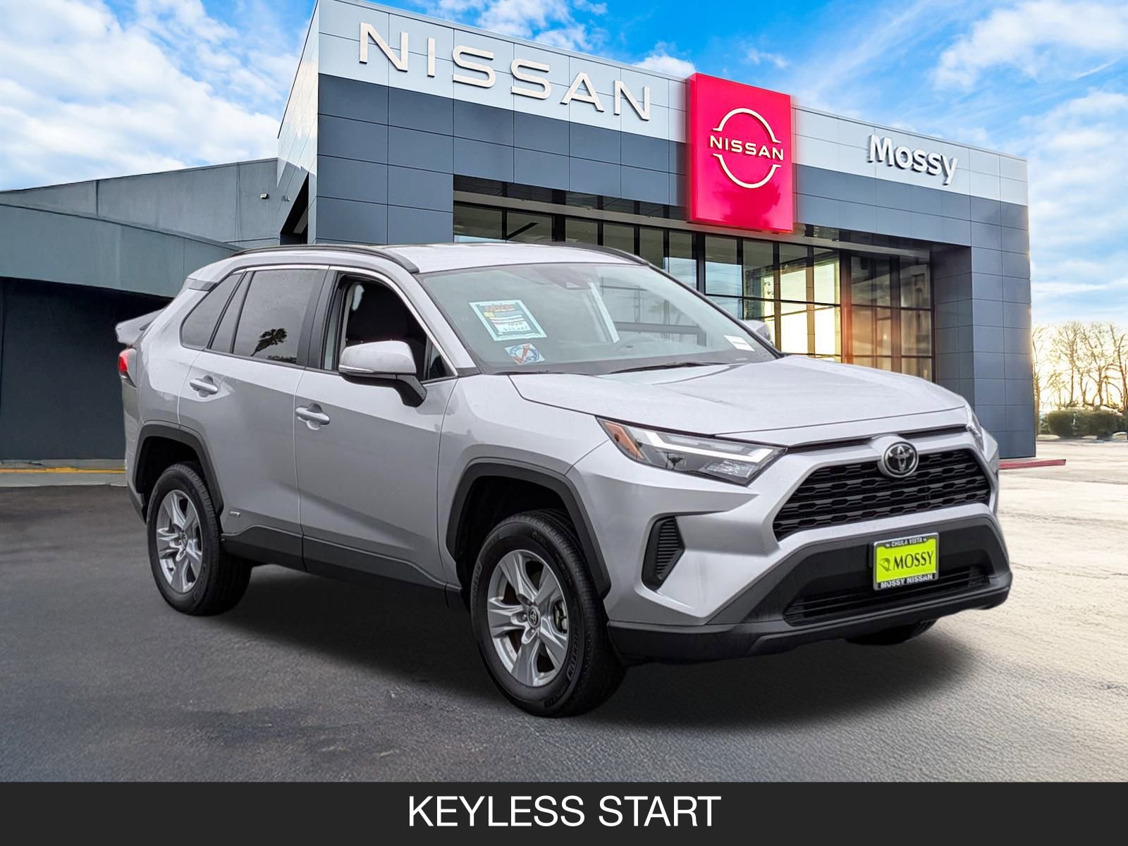 Used 2025 Toyota RAV4 XLE image 2