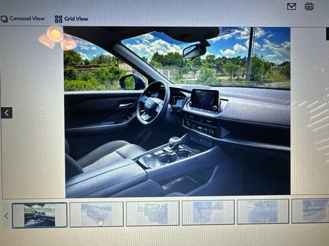 Used 2025 Nissan Rogue SV FWD image 38