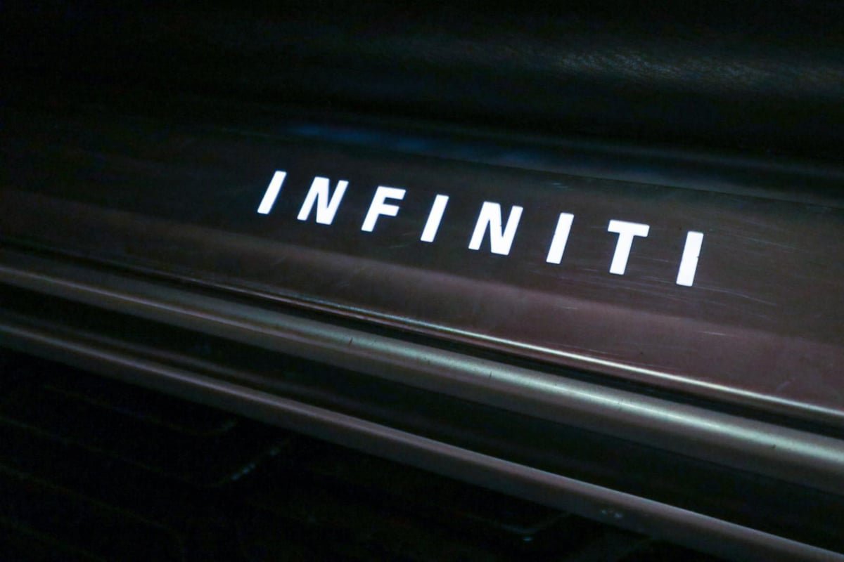 Used 2023 INFINITI QX80 Luxe w/ Cargo Package RWD image 35