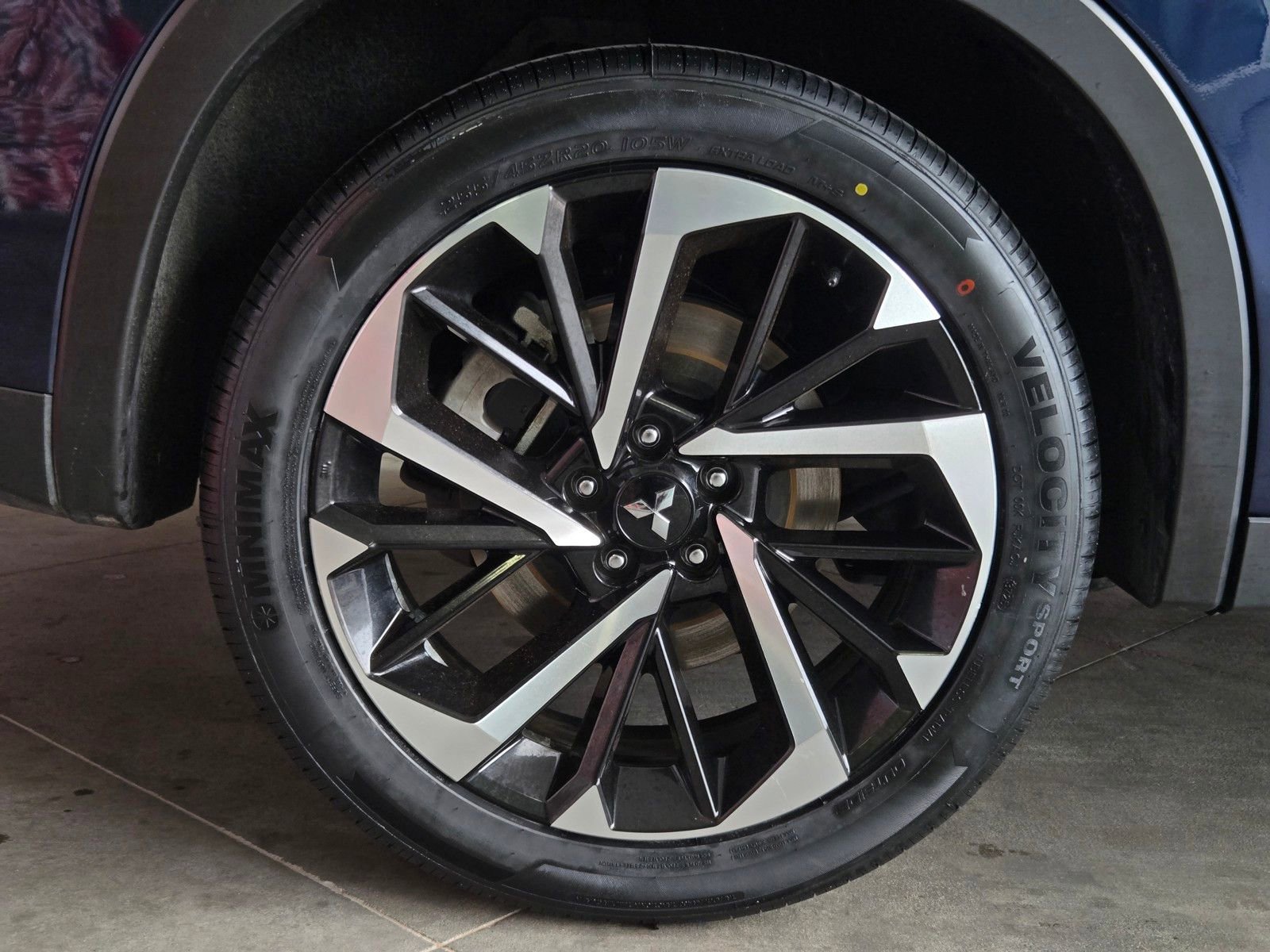 Used 2024 Mitsubishi Outlander SE Black Edition image 5