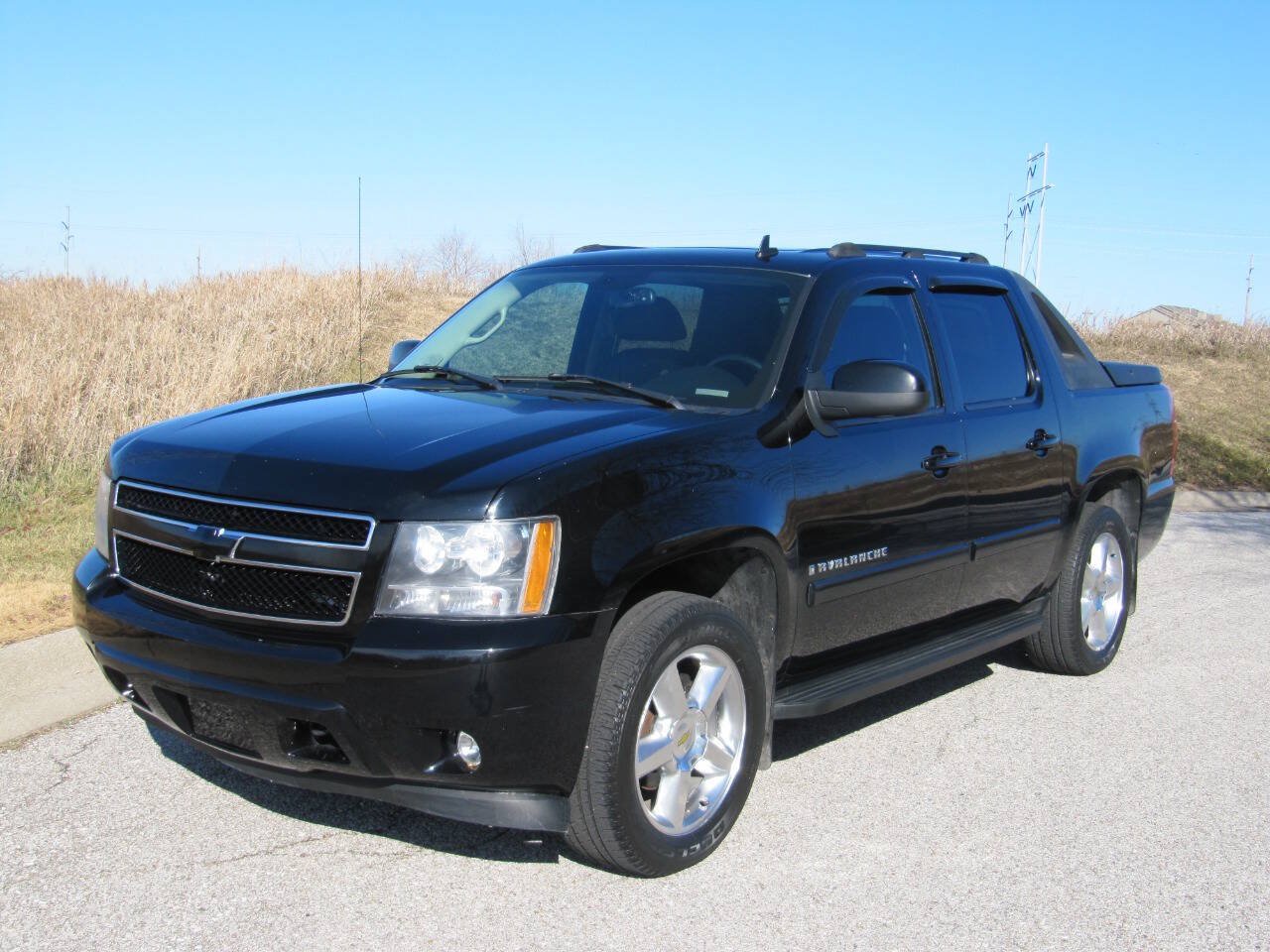 Used 2008 Chevrolet Avalanche LTZ w/ LTZ Preferred Equipment Group AWD/4WD image 1