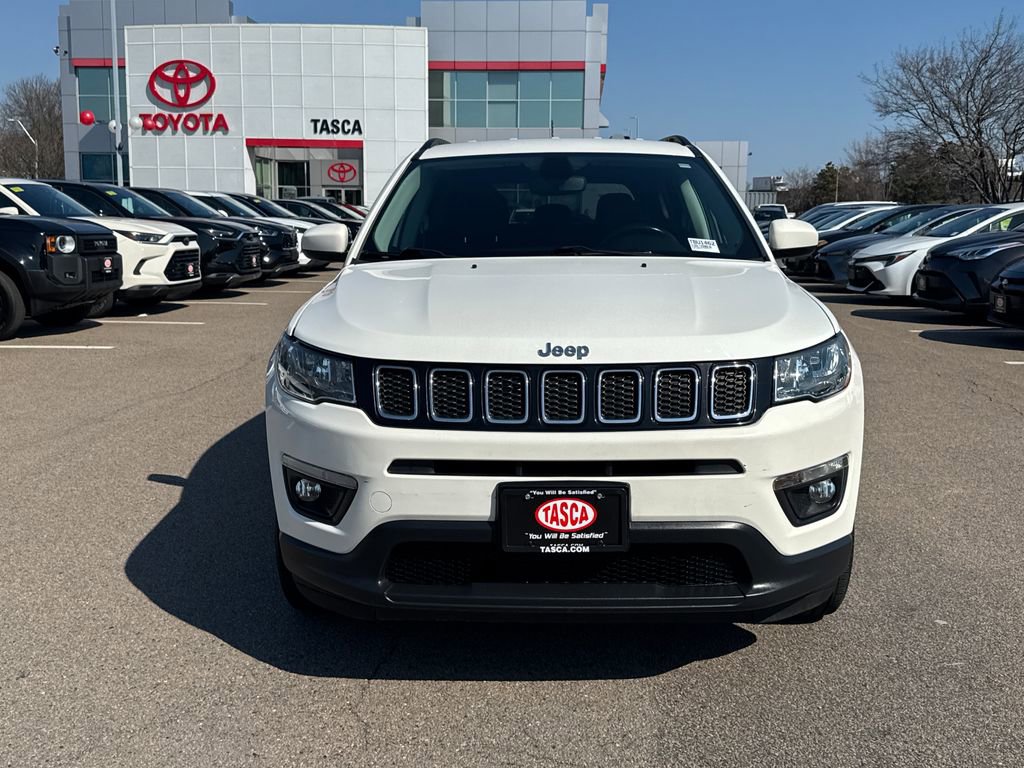 Used 2019 Jeep Compass Latitude w/ Cold Weather Group image 2