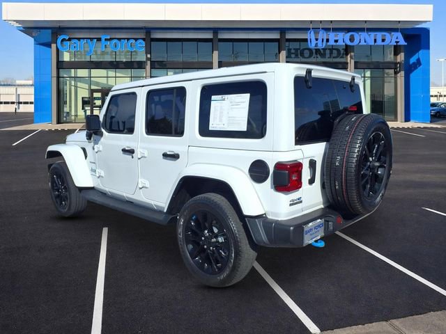 Used 2023 Jeep Wrangler Unlimited Sahara w/ Cold Weather Group AWD/4WD image 3