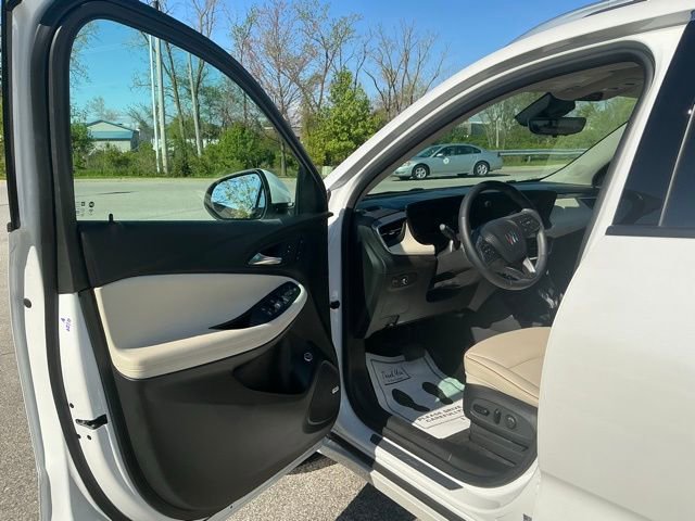 Used 2024 Buick Encore GX Avenir w/ Avenir Technology Package FWD image 17