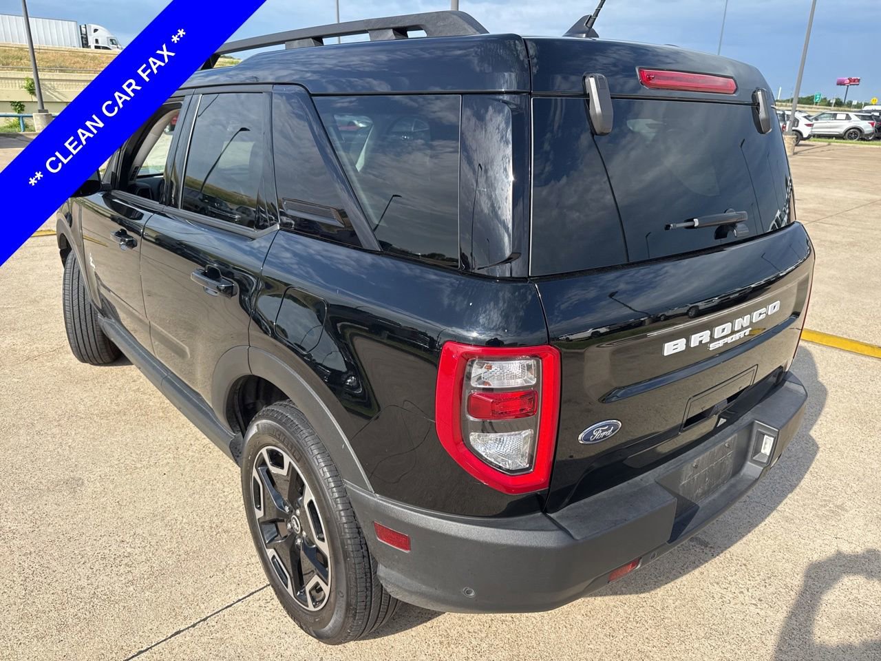 Used 2023 Ford Bronco Sport Outer Banks w/ Tech Package AWD/4WD image 9