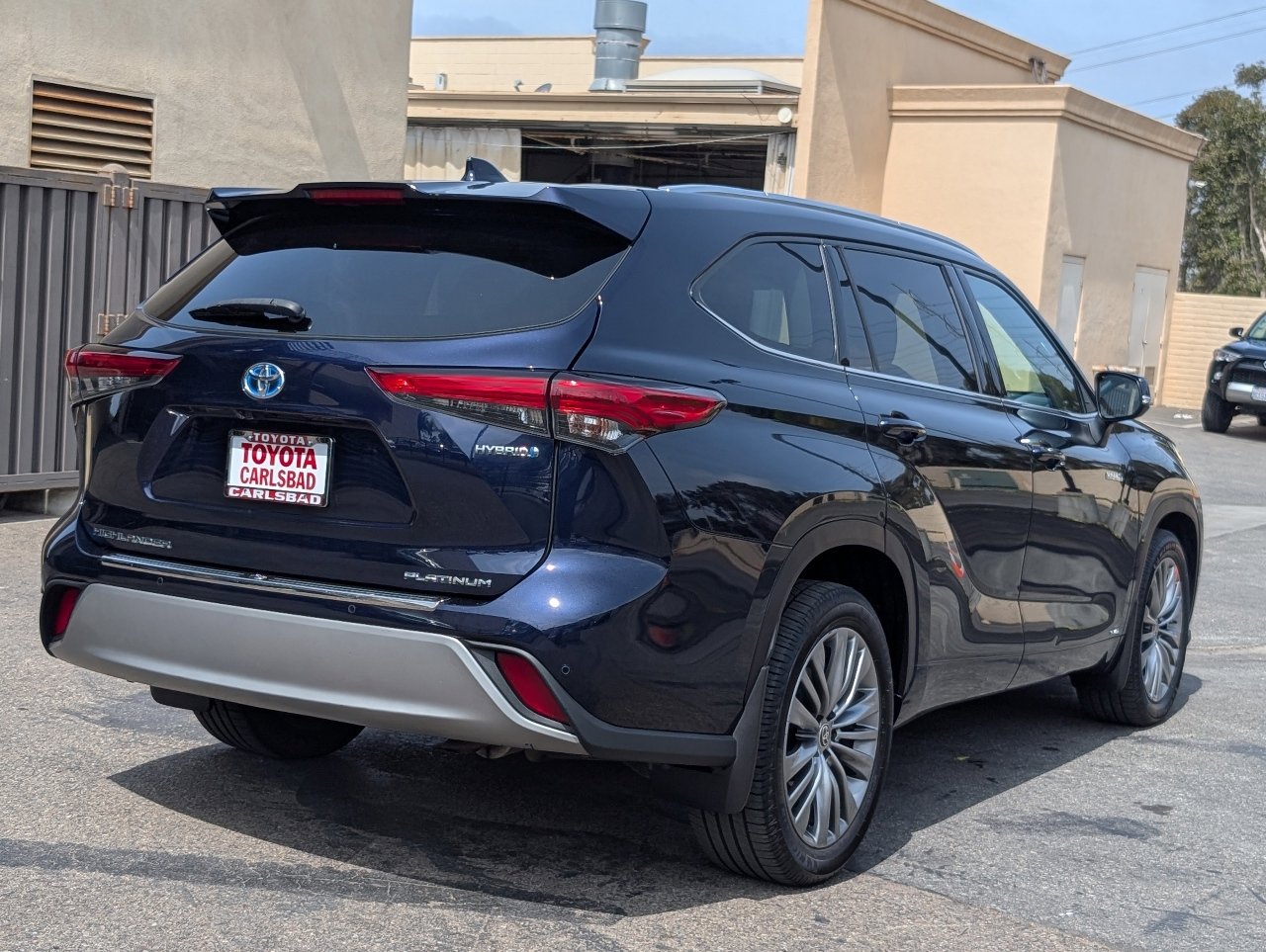 Used 2021 Toyota Highlander Platinum AWD/4WD image 14