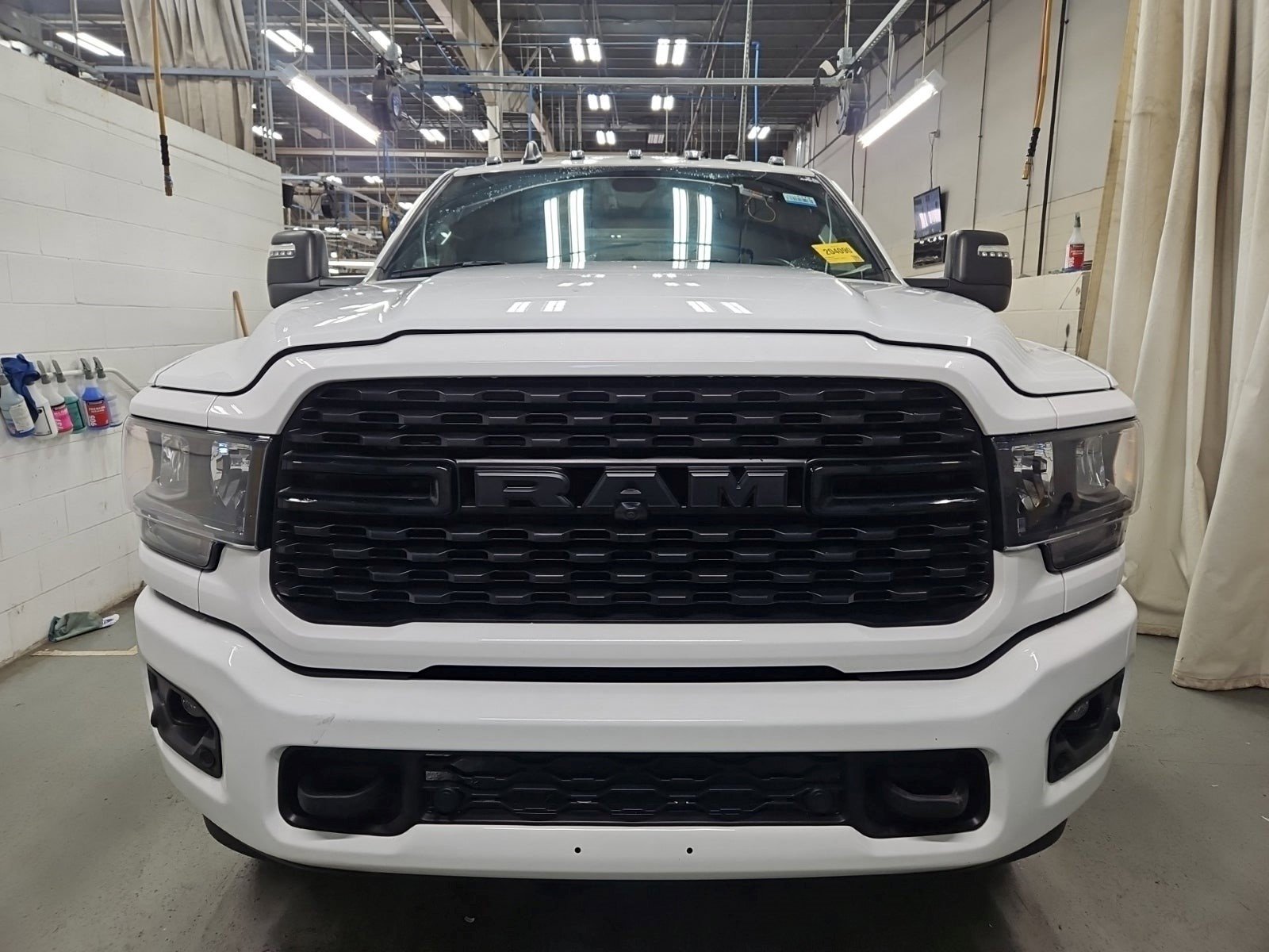 Used 2024 RAM 2500 Big Horn w/ Night Edition AWD/4WD image 3