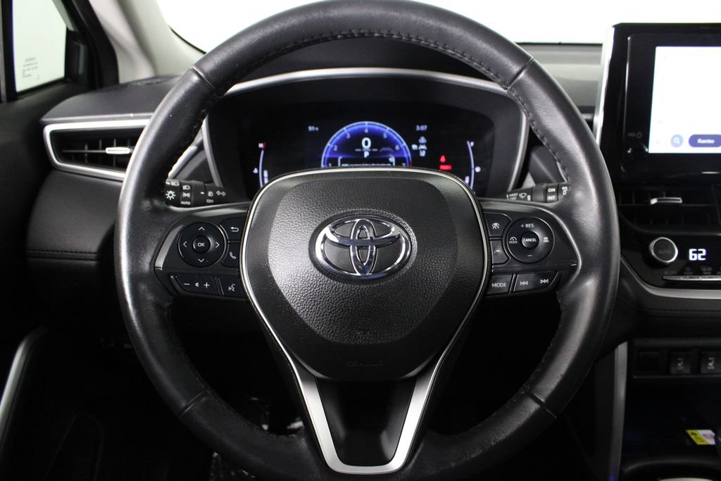 Used 2023 Toyota Corolla Cross XLE w/ Convenience Package FWD image 26