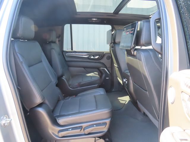 Used 2024 GMC Yukon XL Denali w/ Advanced Technology Package AWD/4WD image 31