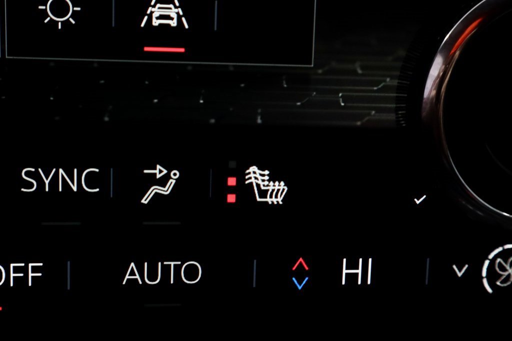 Used 2025 GMC Acadia Elevation image 4