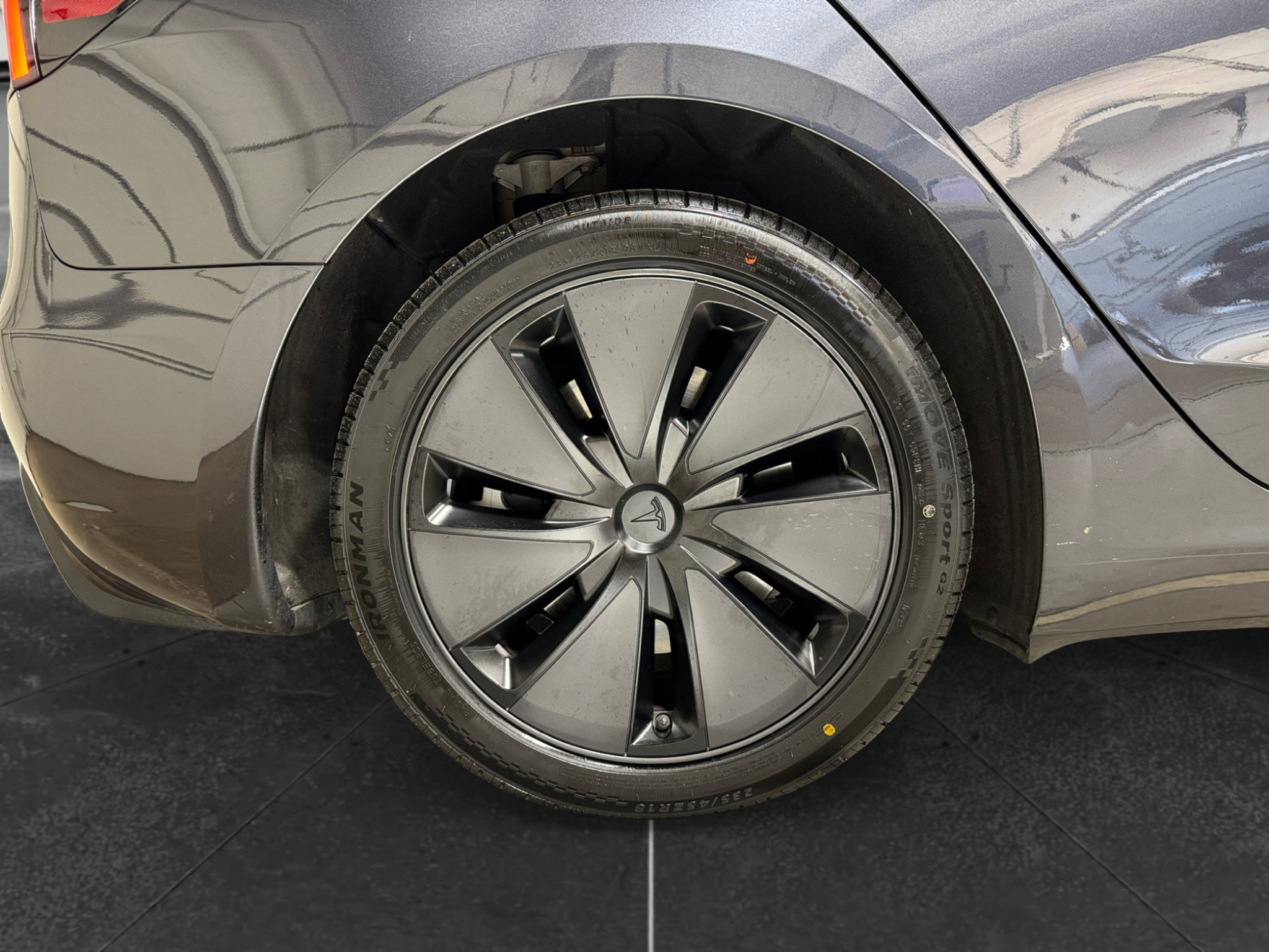 Used 2025 Tesla Model 3 Long Range AWD/4WD image 33