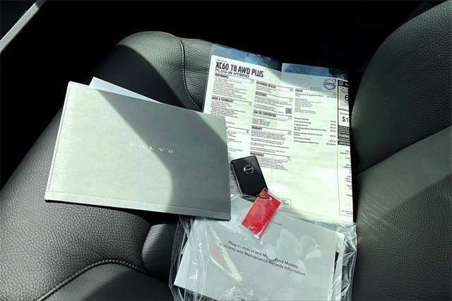 Used 2025 Volvo XC60 T8 Plus w/ Protection Package Premier image 10