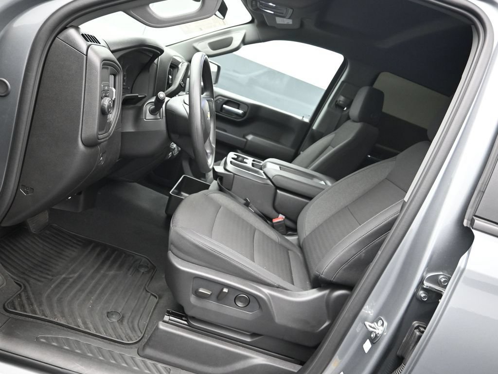 Used 2026 Chevrolet Silverado 1500 Custom w/ Turbomax Blackout Package RWD image 10
