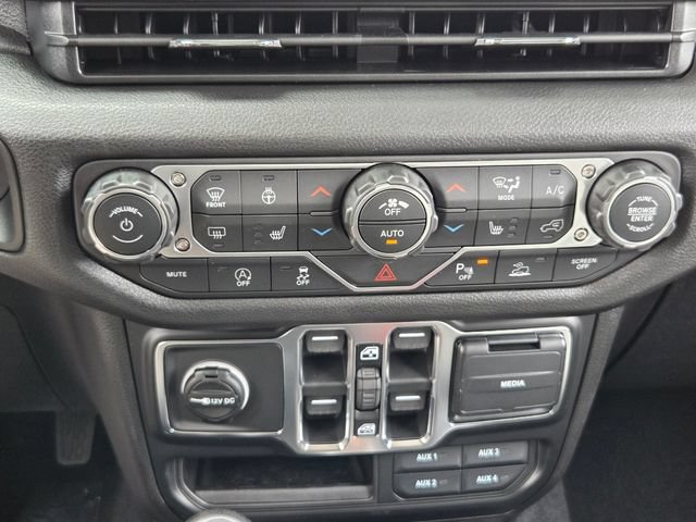 New 2026 Jeep Gladiator Sport AWD/4WD image 19