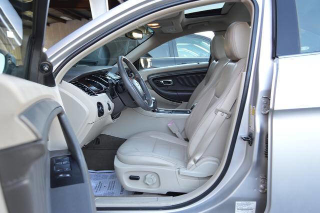 Used 2011 Ford Taurus SEL w/ 201A Rapid Spec Order Code image 12