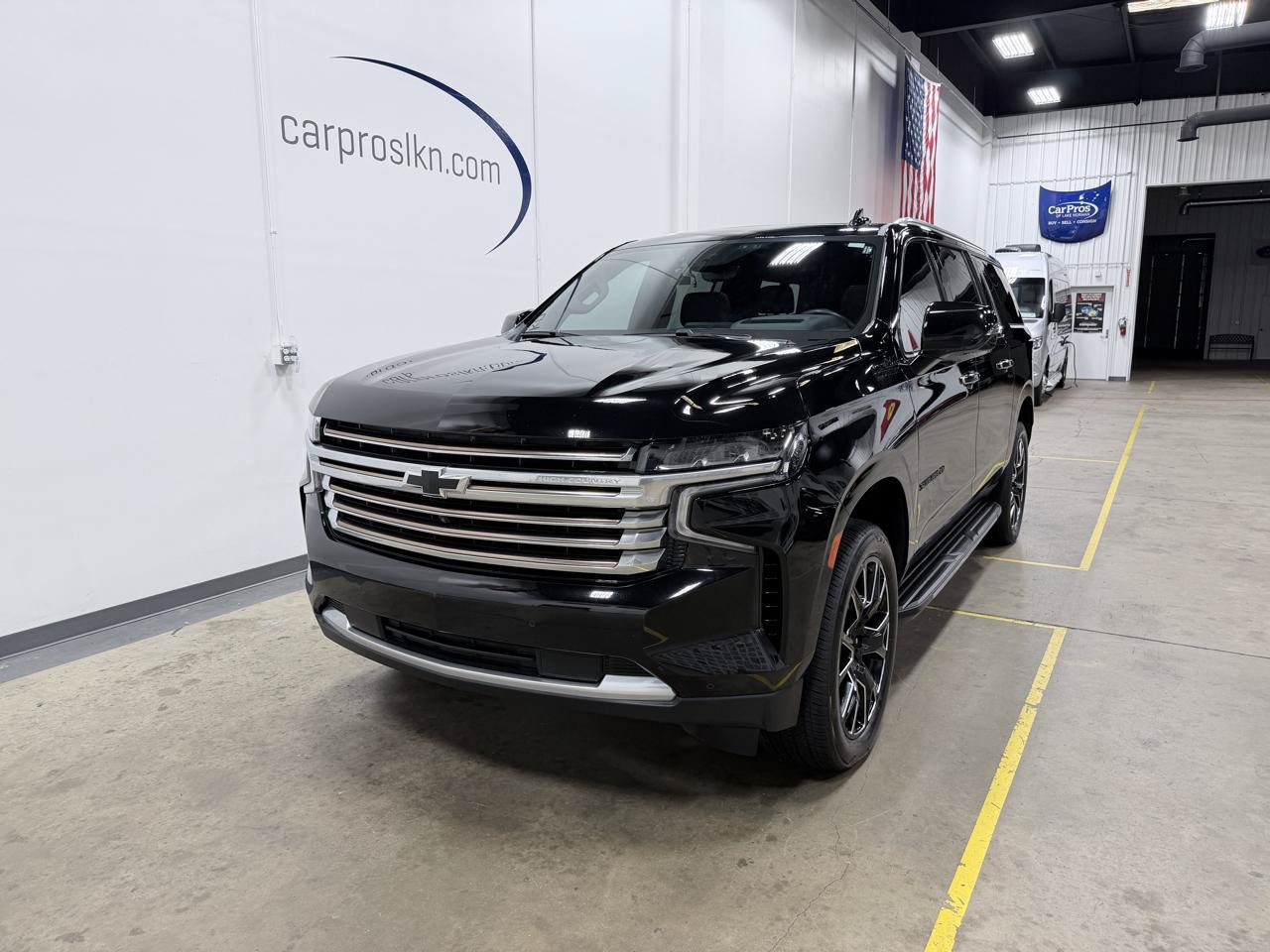 Used 2023 Chevrolet Suburban High Country w/ Max Trailering Package AWD/4WD image 3