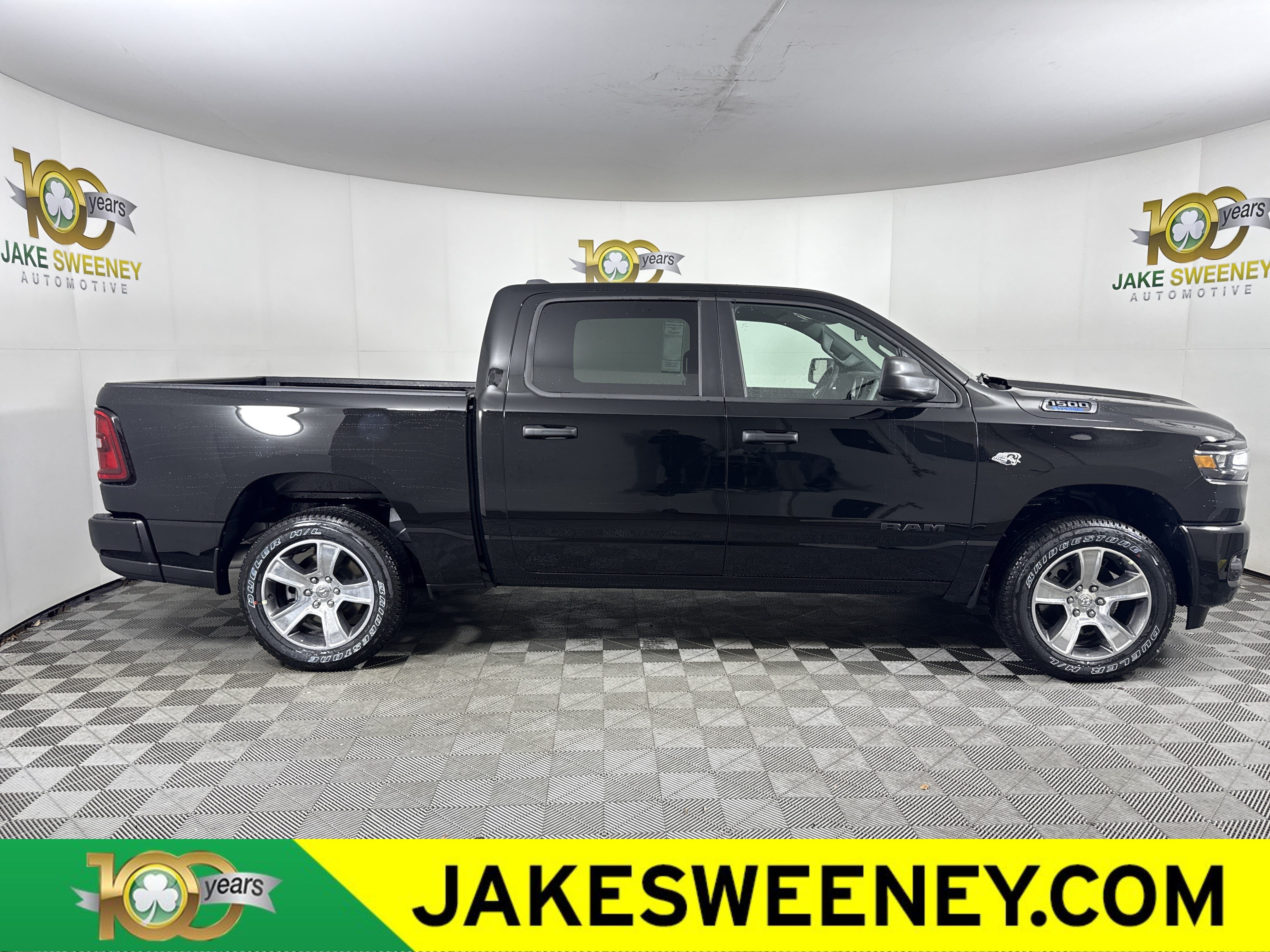 New 2026 RAM 1500 Express AWD/4WD image 11