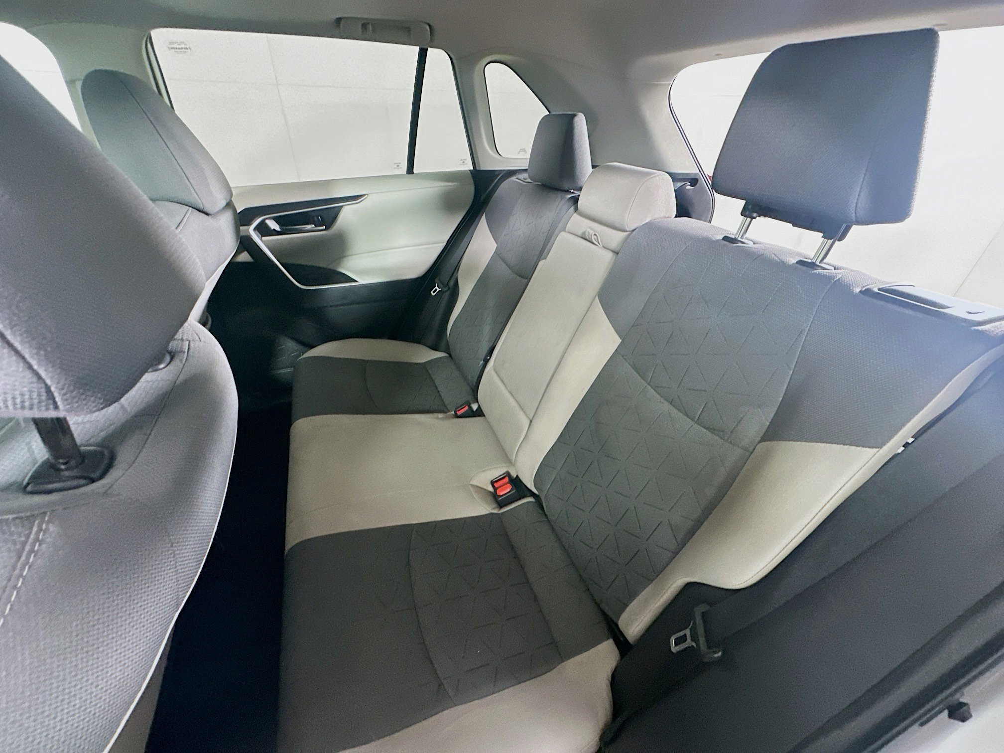 Used 2022 Toyota RAV4 XLE image 26