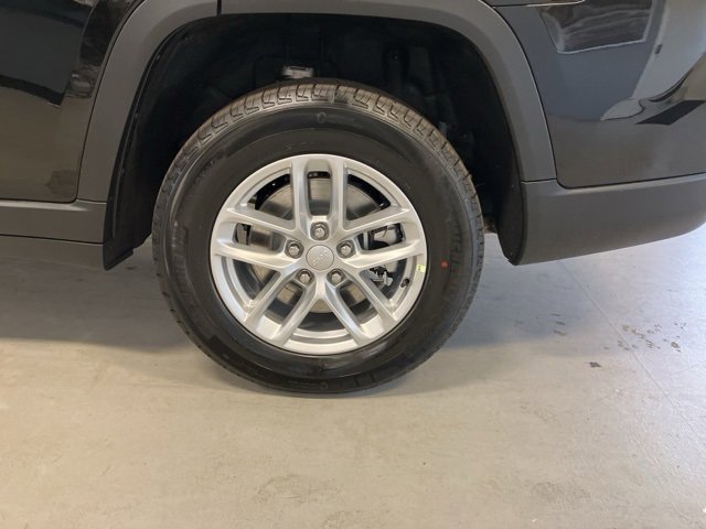 New 2025 Jeep Grand Cherokee L Laredo w/ Luxury Tech Group I image 7