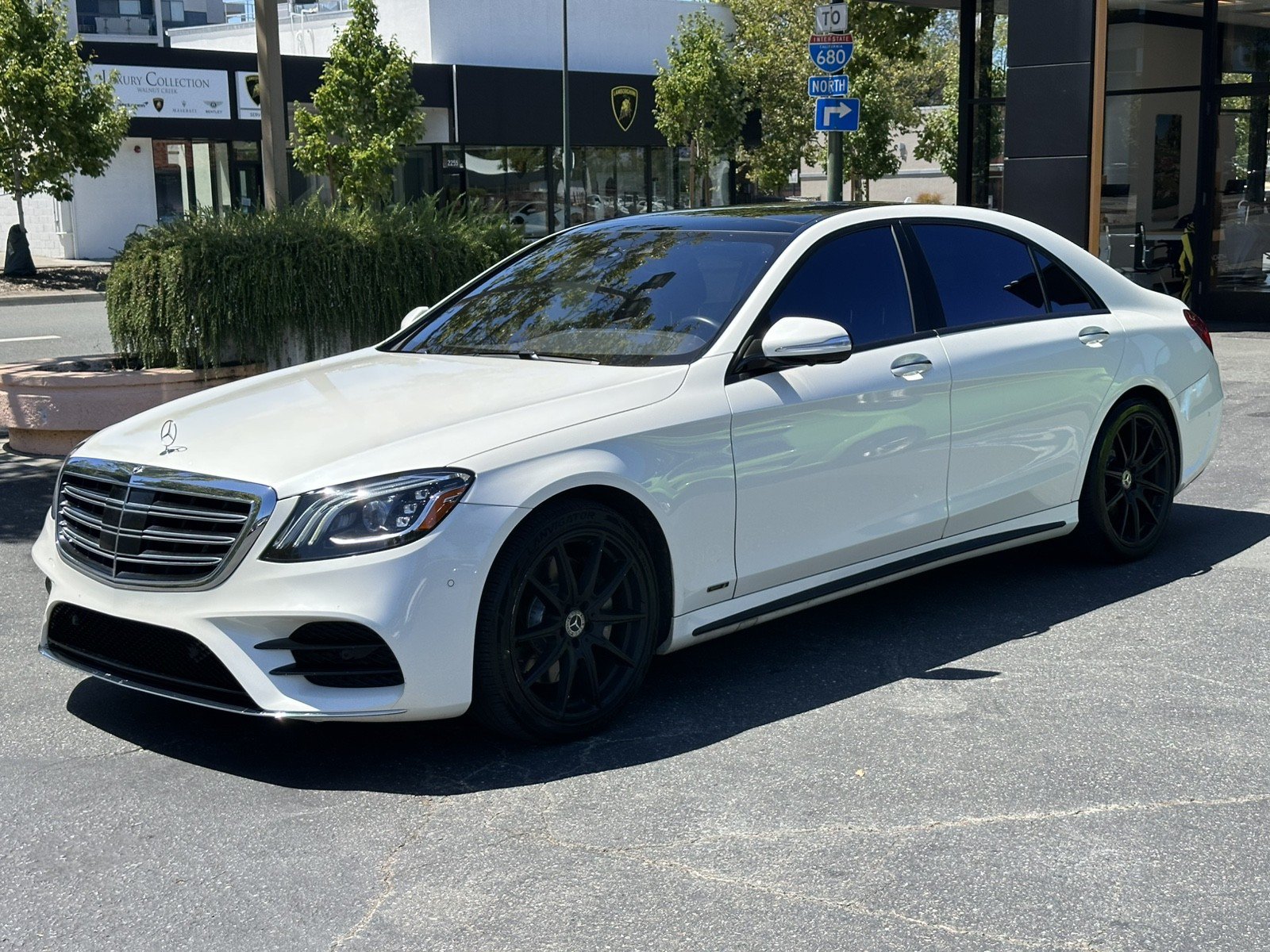 Used 2020 Mercedes-Benz S 560 4MATIC Sedan w/ AMG Line Exterior image 3
