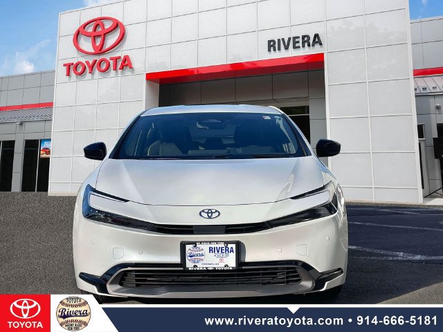 Used 2023 Toyota Prius XLE AWD/4WD image 2