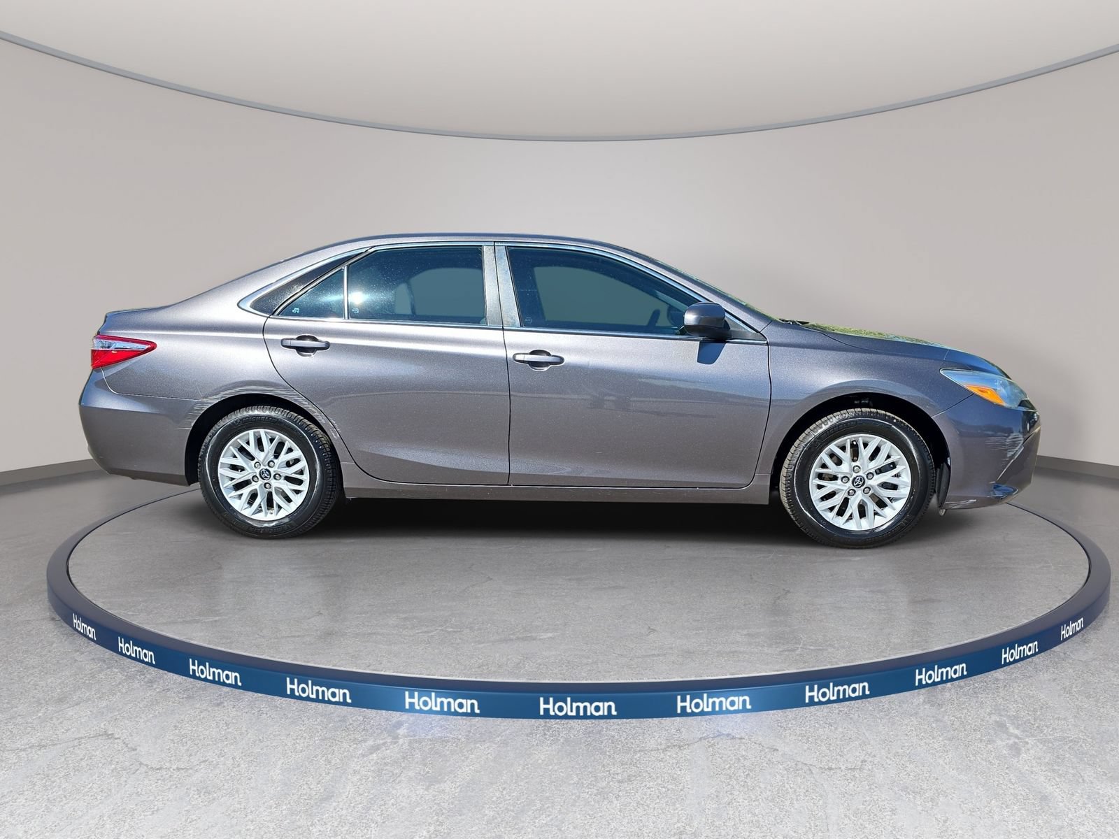 Used 2017 Toyota Camry LE FWD image 5