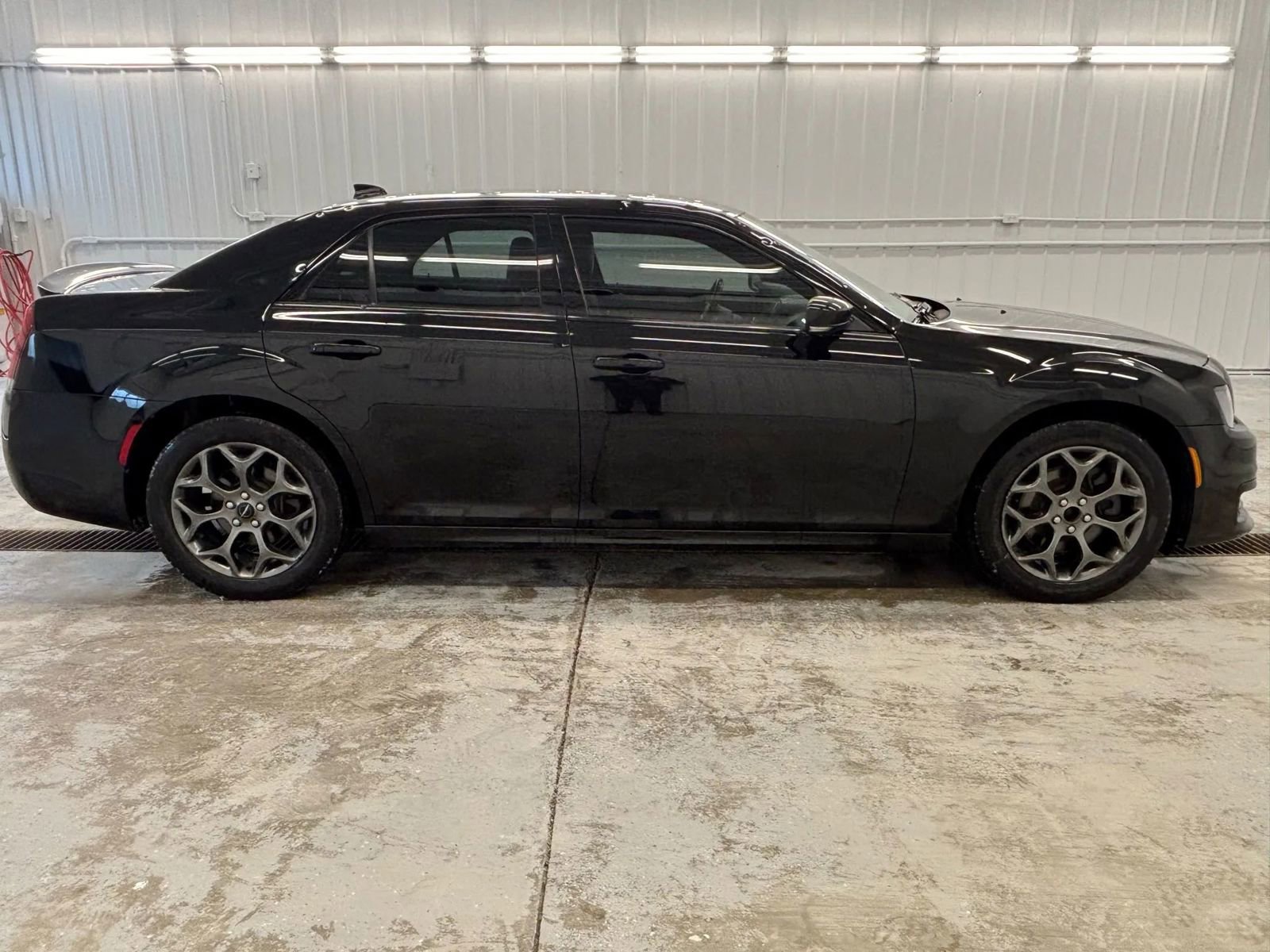 Used 2018 Chrysler 300 S w/ 300S Premium Group 2 image 3