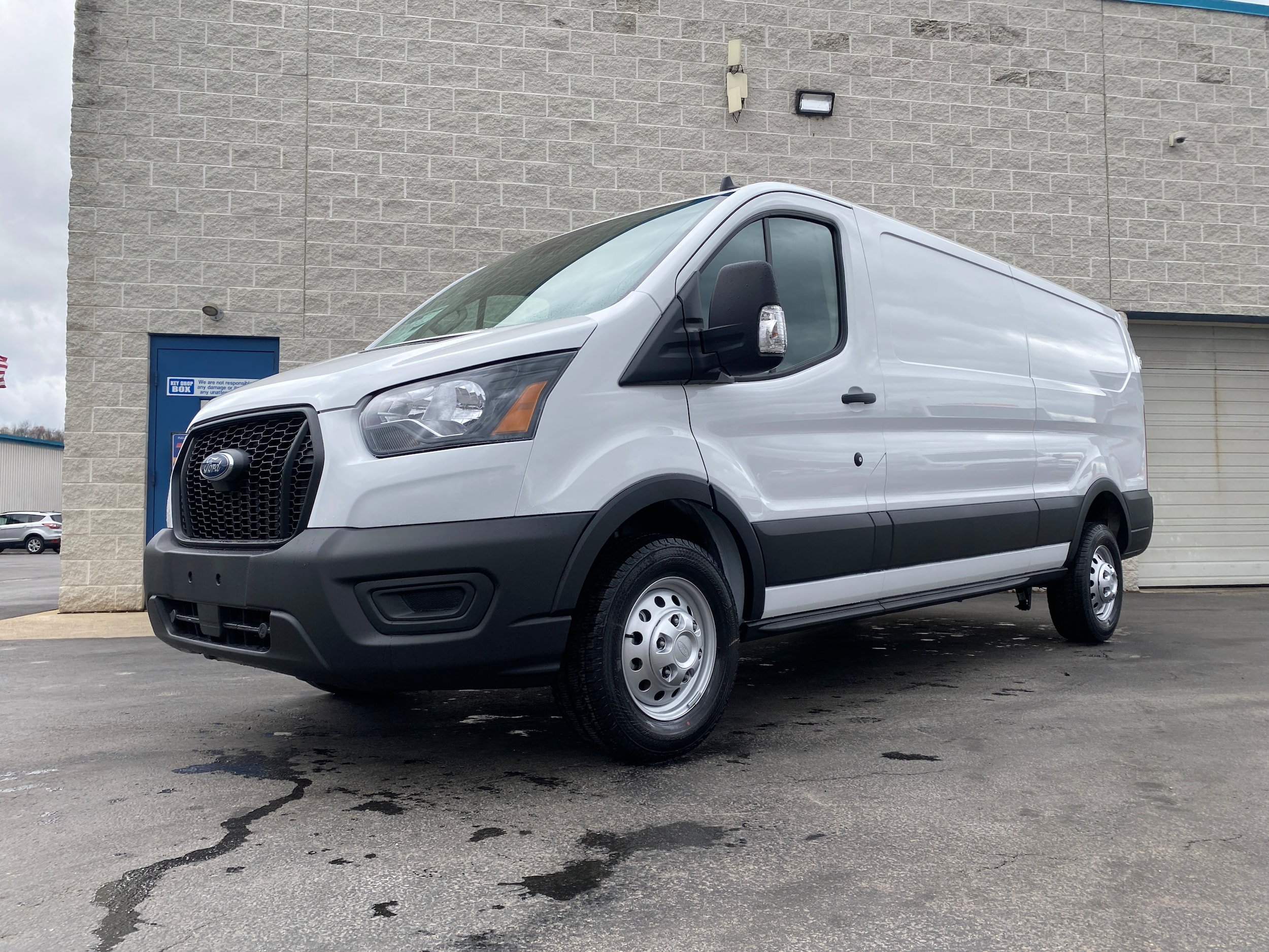 New 2025 Ford Transit 350 148 Low Roof RWD image 3