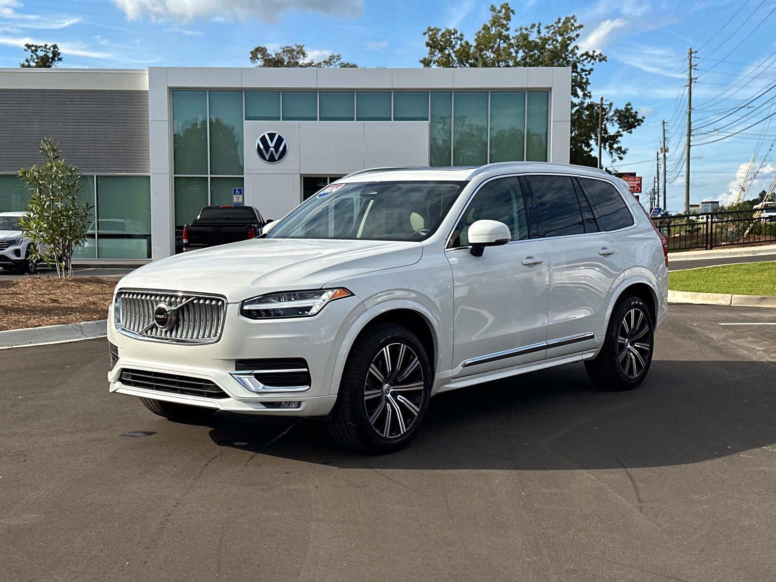Certified 2024 Volvo XC90 B5 Core image 1