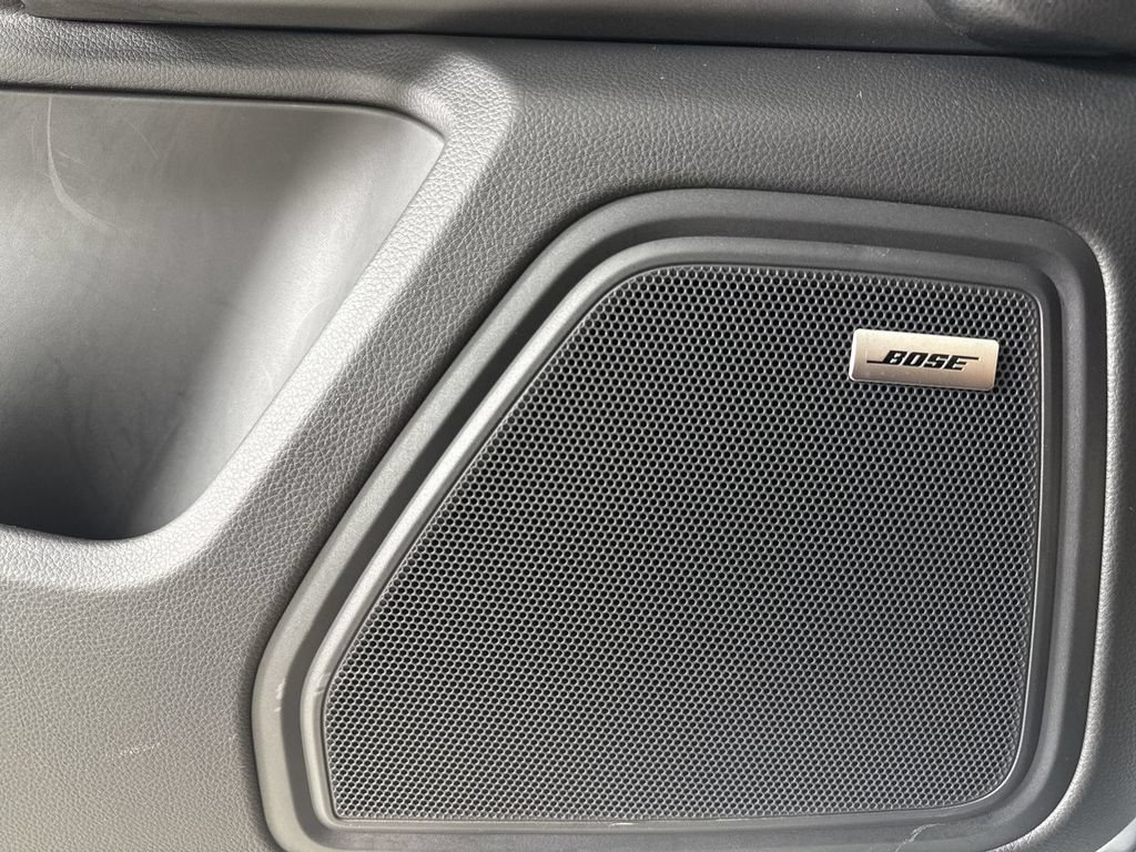 Certified 2026 Porsche Macan AWD/4WD image 35