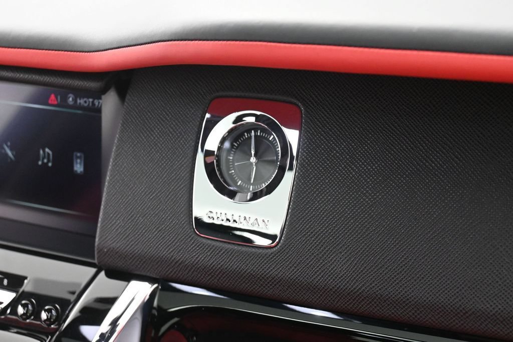 Certified 2019 Rolls-Royce Cullinan AWD/4WD image 38