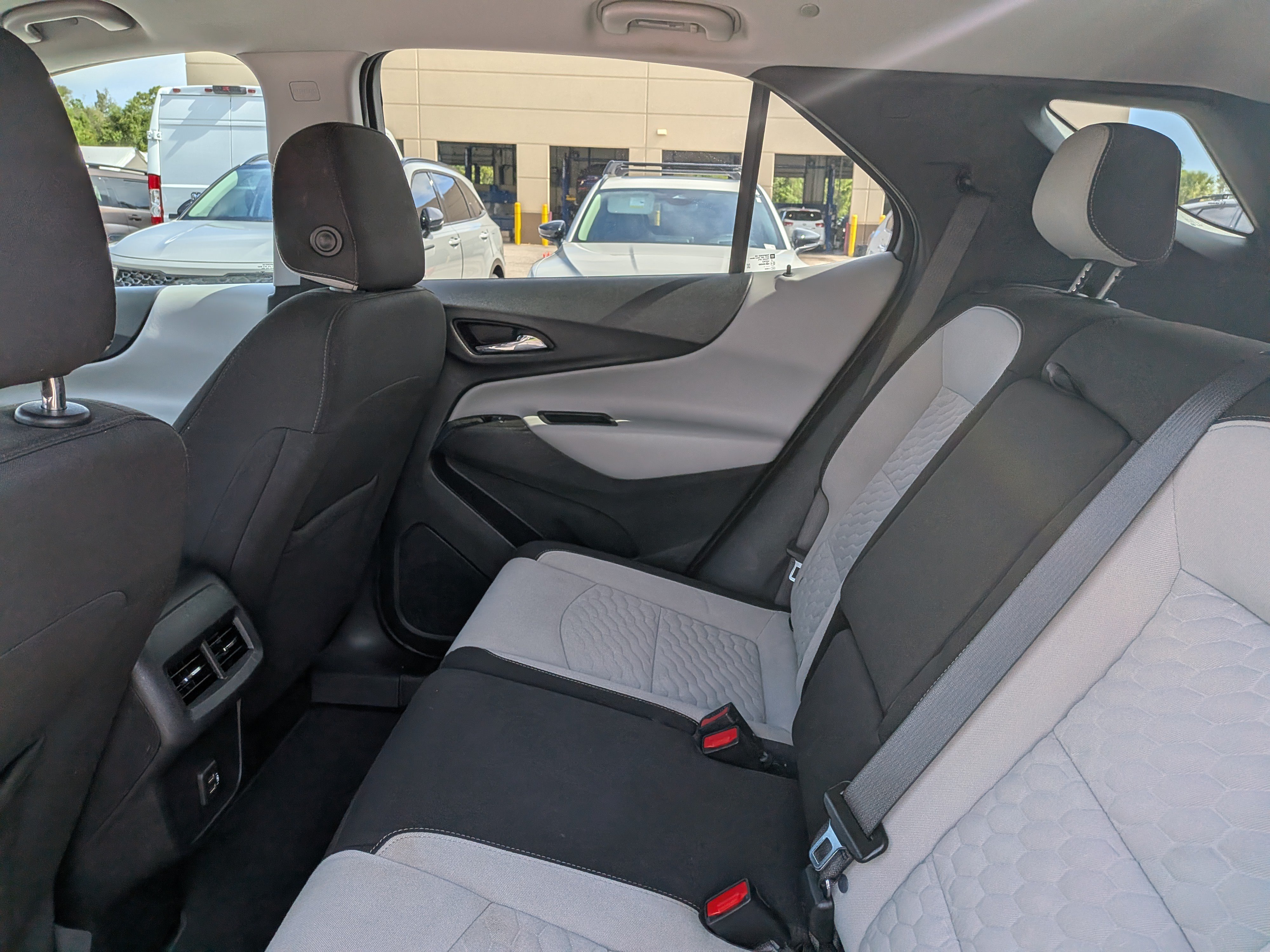 Used 2021 Chevrolet Equinox LS w/ LS Convenience Package FWD image 14