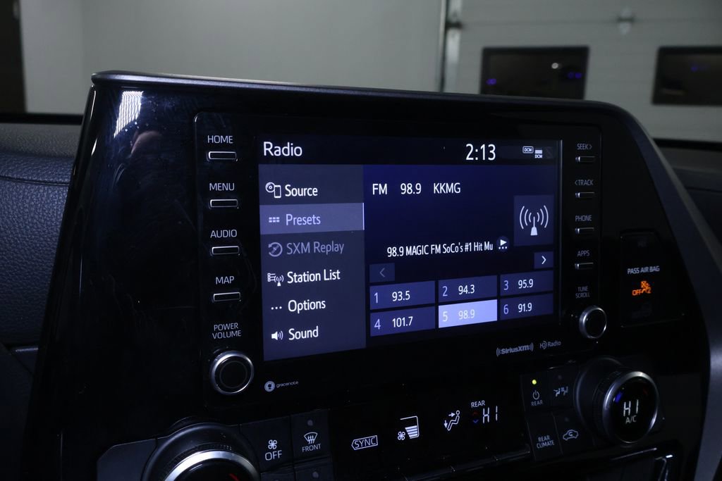 Used 2021 Toyota Highlander LE image 27