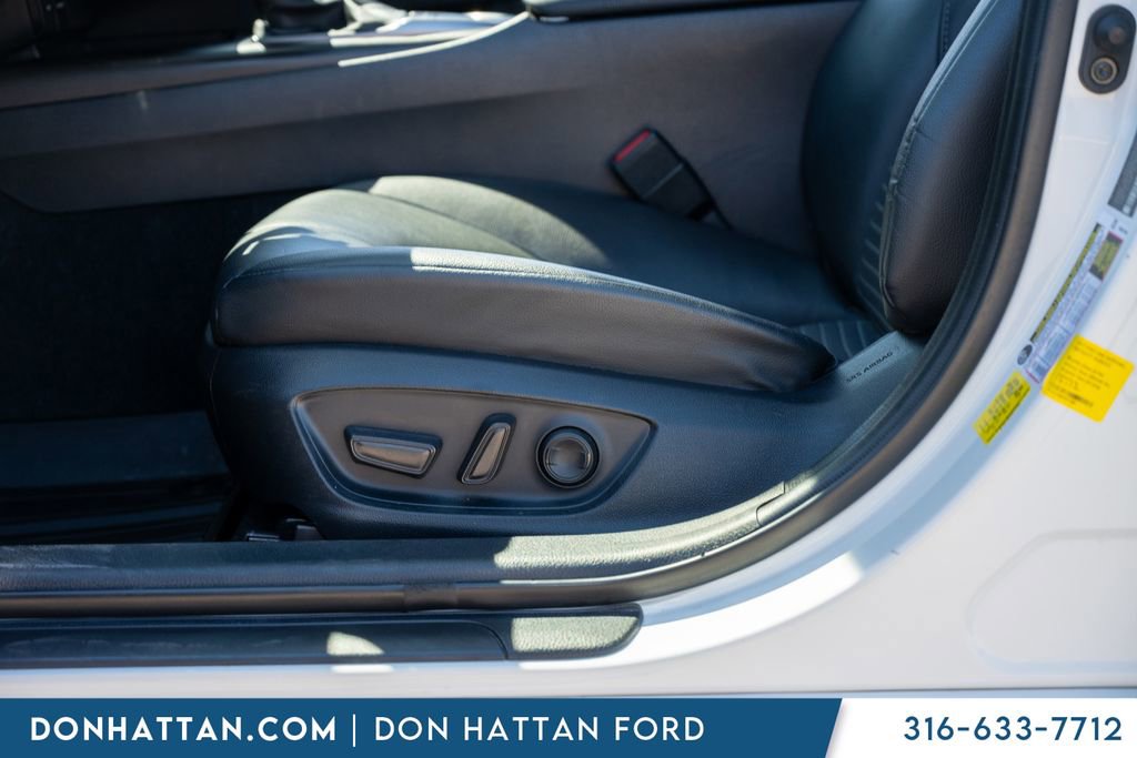 Used 2023 Toyota Camry SE image 18