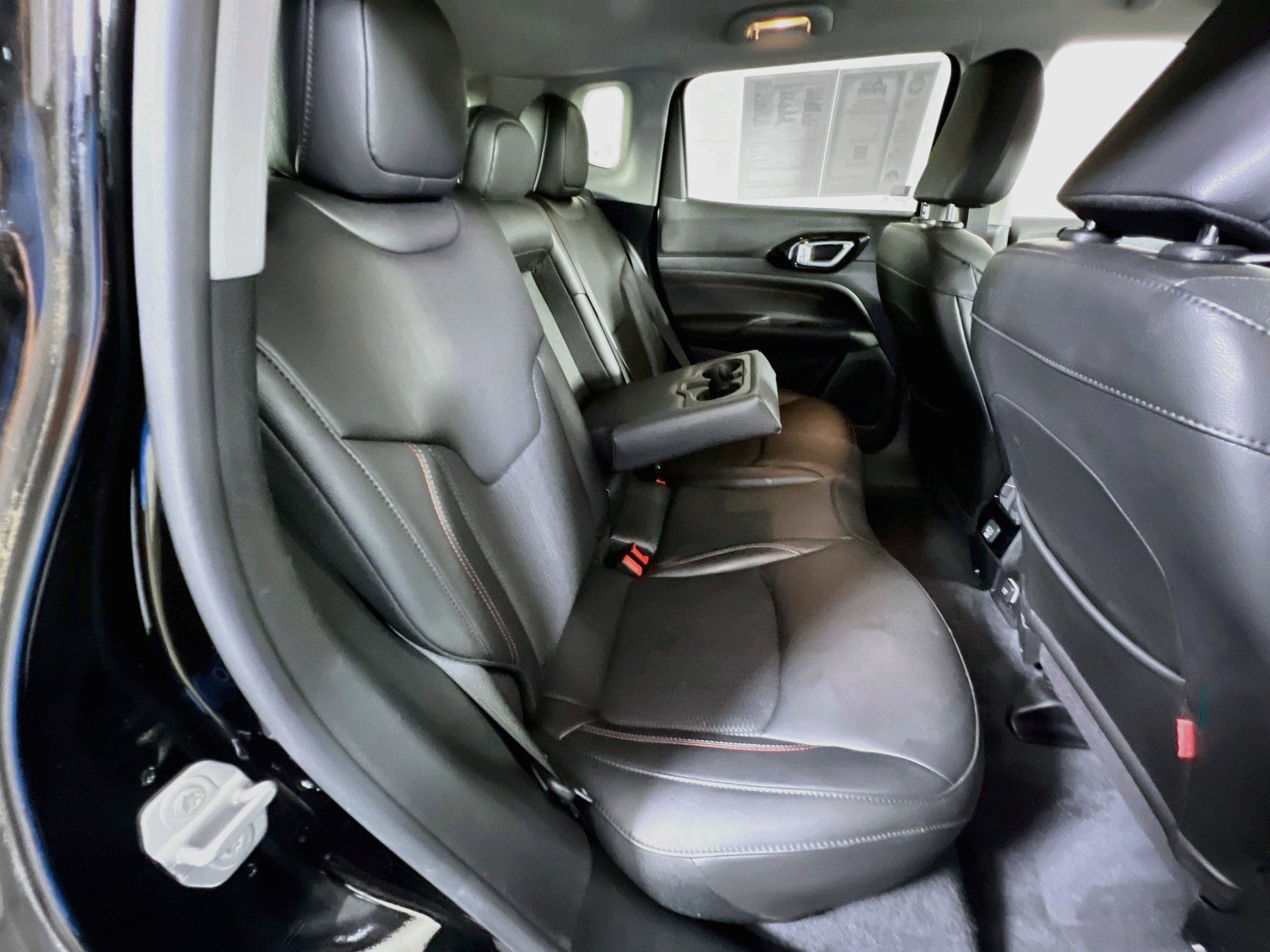 Used 2022 Jeep Compass Trailhawk AWD/4WD image 24