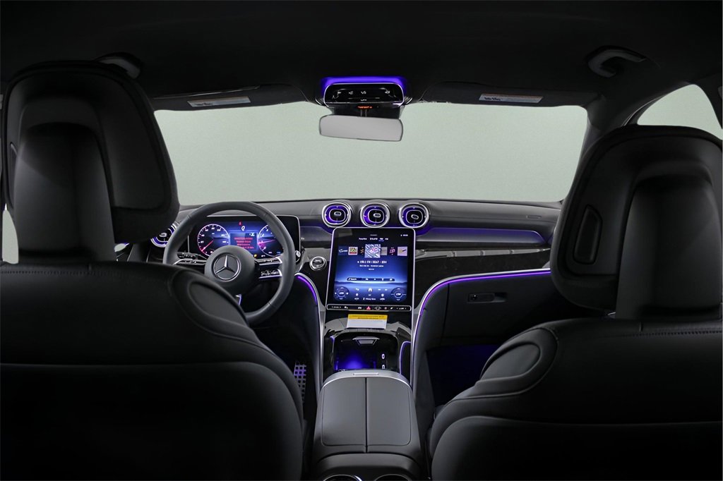 Used 2025 Mercedes-Benz GLC 300 image 9