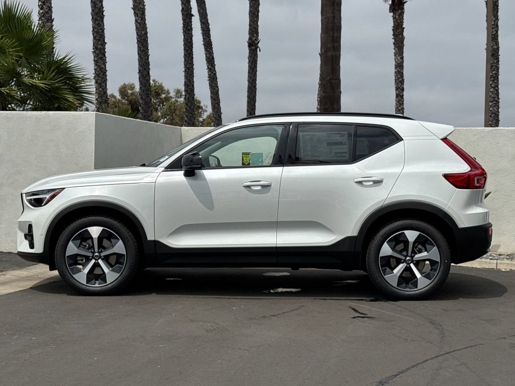 New 2026 Volvo XC40 B5 Plus w/ Protection Package Premier image 2