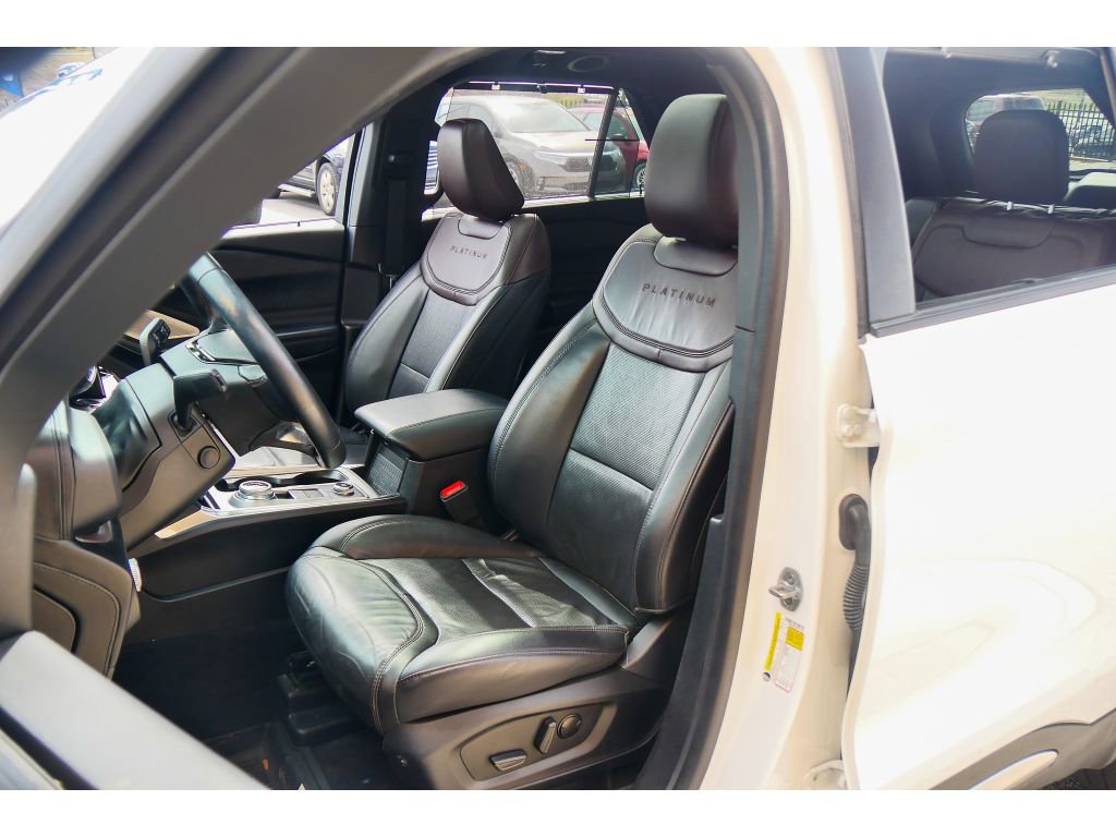 Used 2022 Ford Explorer Platinum w/ Technology Package AWD/4WD image 11