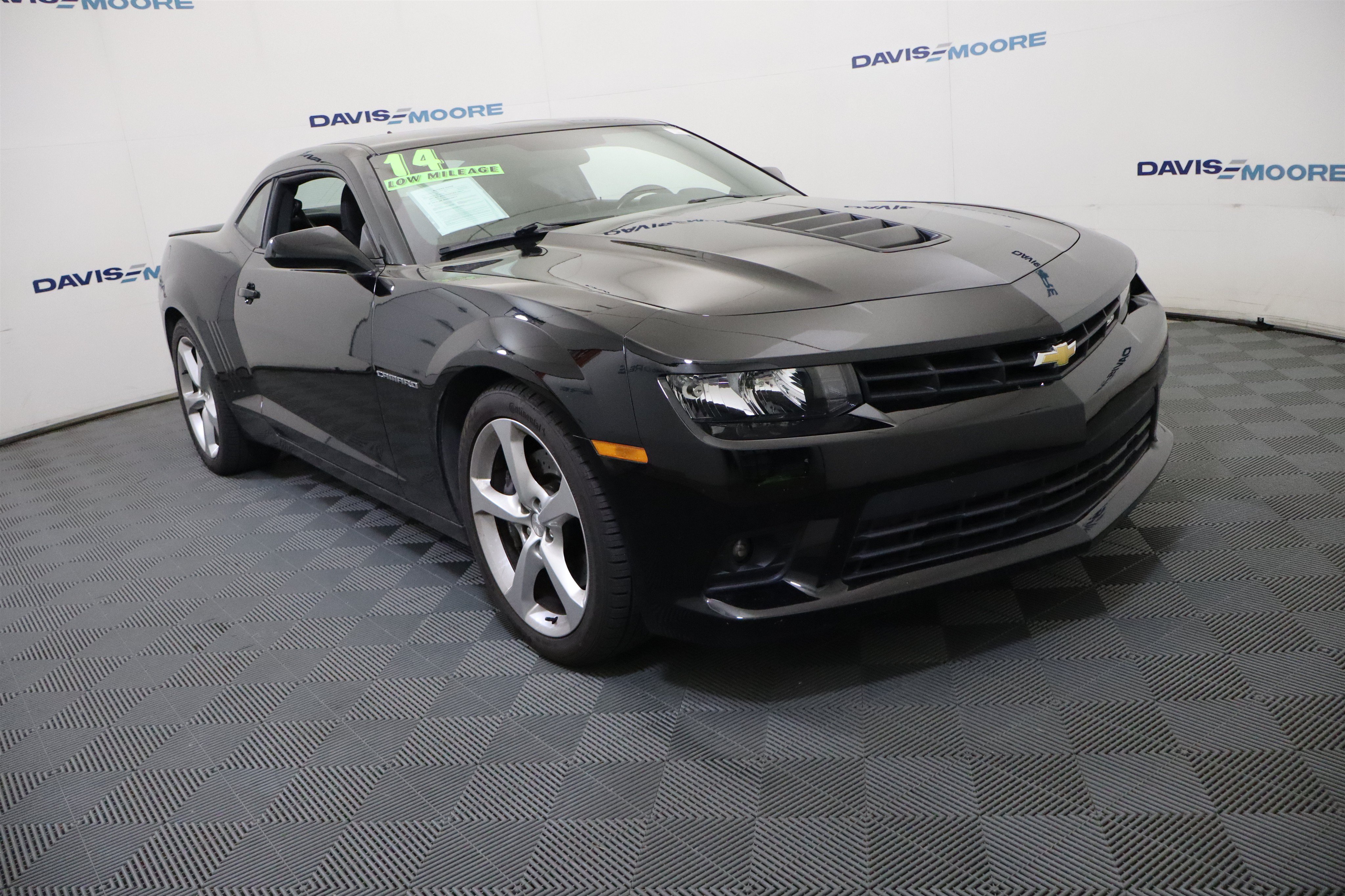 Used 2014 Chevrolet Camaro SS RWD image 3