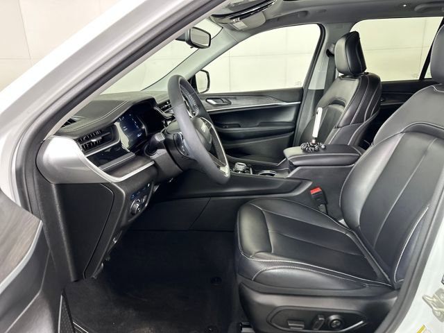 Used 2023 Jeep Grand Cherokee 4WD 4xe image 11