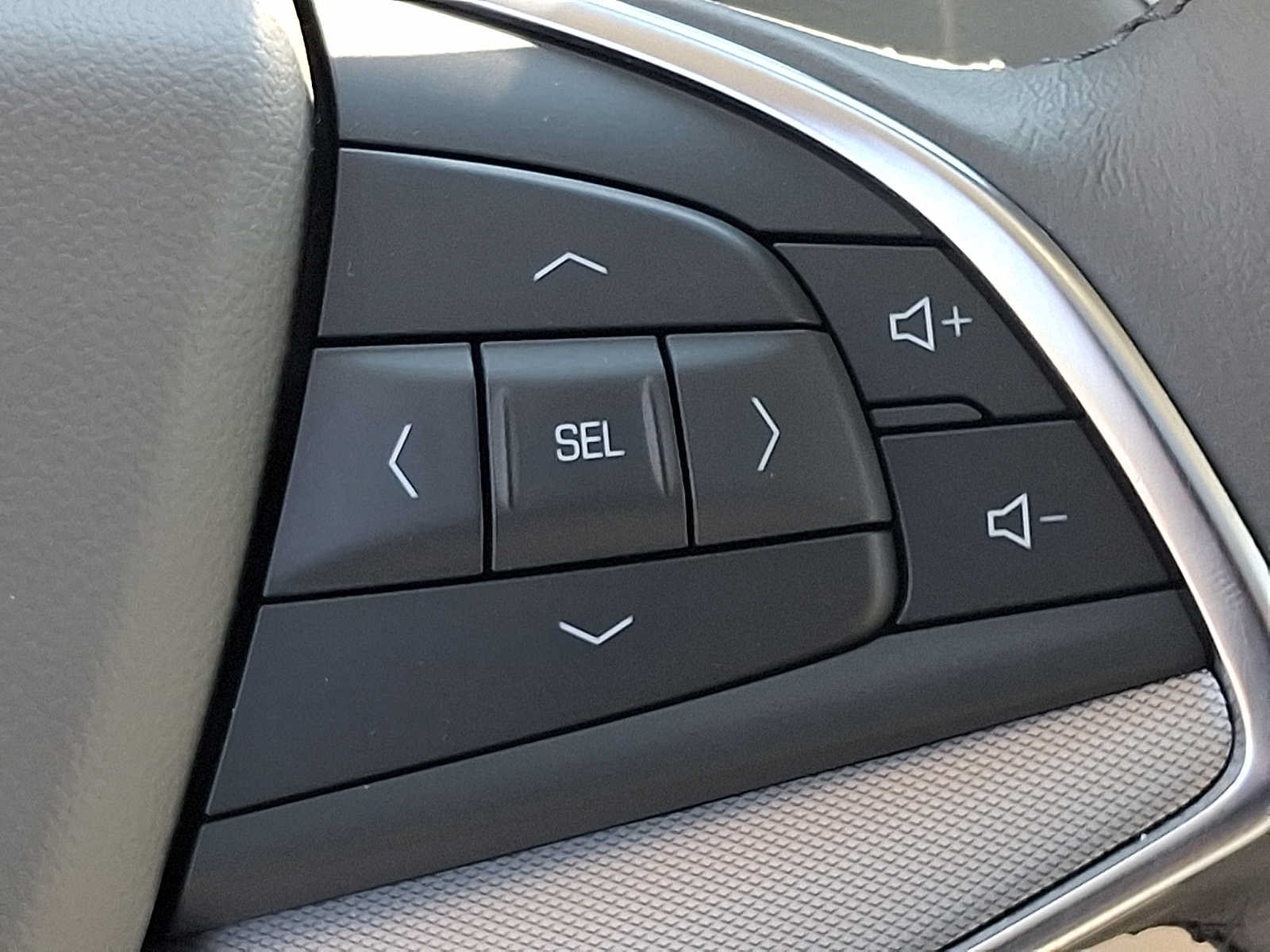 Used 2024 Cadillac XT5 Premium Luxury w/ Technology Package AWD/4WD image 23