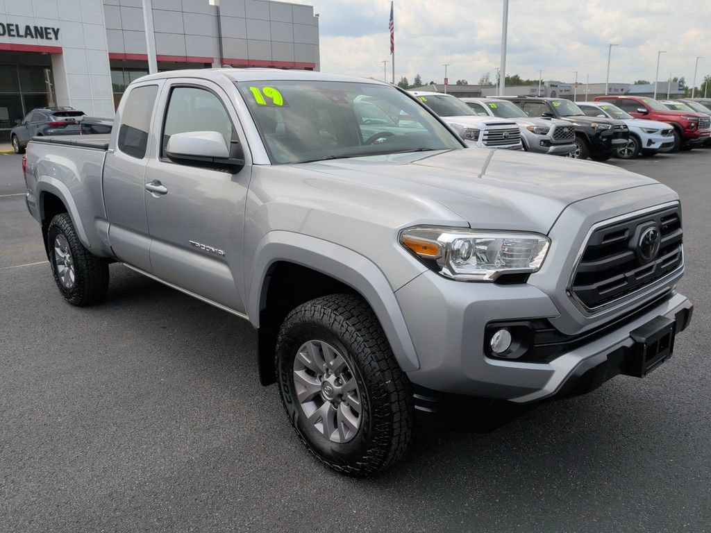 Used 2019 Toyota Tacoma SR5 AWD/4WD image 1