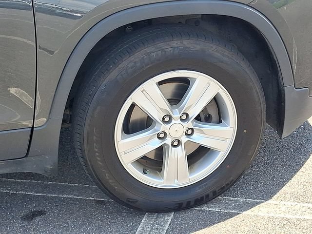 Used 2020 Chevrolet Trax LS w/ Tint and Cruise Package FWD image 24