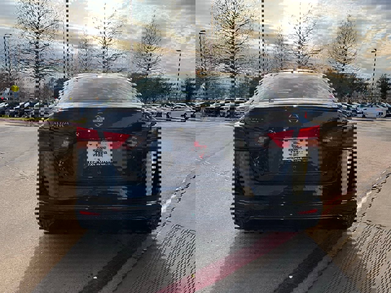 Used 2025 Nissan Altima 2.5 SV image 7