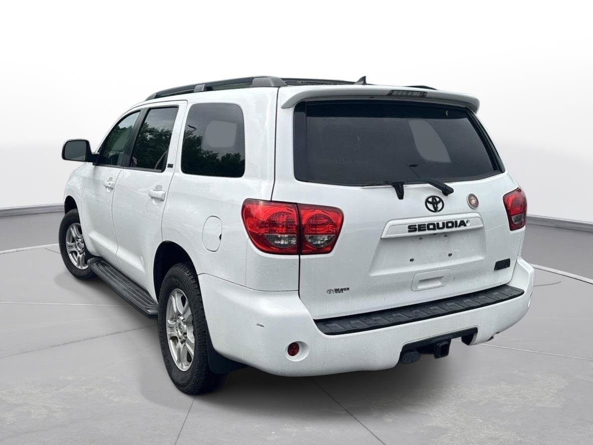 Used 2016 Toyota Sequoia SR5 RWD image 8