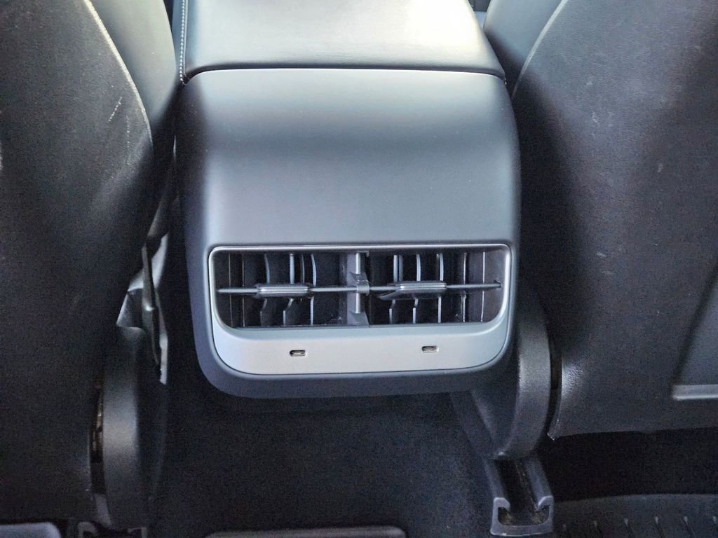 Used 2020 Tesla Model Y Long Range image 21